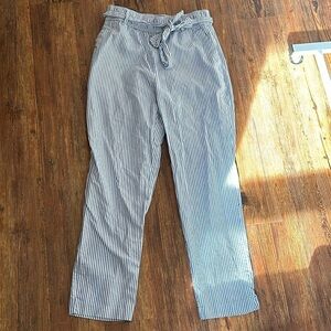 Zara basics 100% cotton blue pinstripe pants with belt tie and pockets!